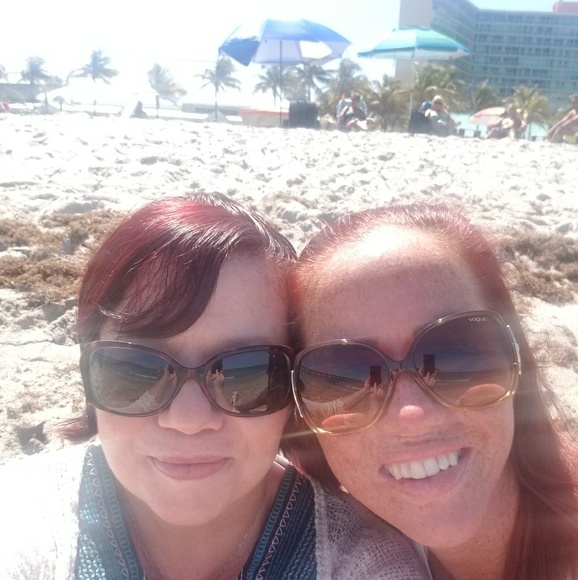 Meet your Posher, Codey - Picture 3 of 3